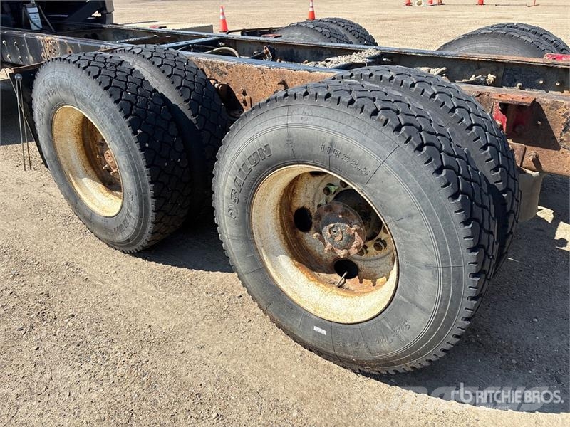 International WorkStar 7600 6x4 Cab and Chassis (Inoperable) Кабини