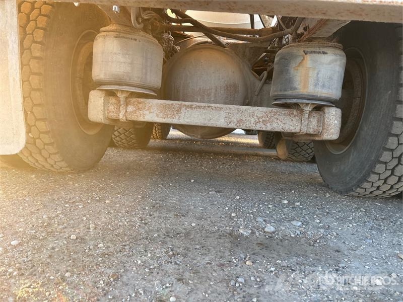 International WorkStar 7600 8x6 Mixer Truck Betooniveokid