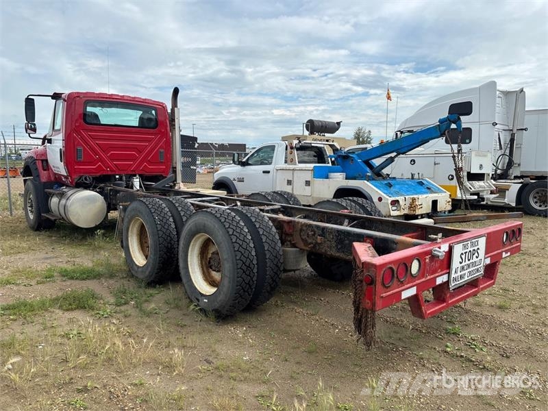 International WorkStar 7600 6x4 Cab and Chassis (Inoperable) Кабини