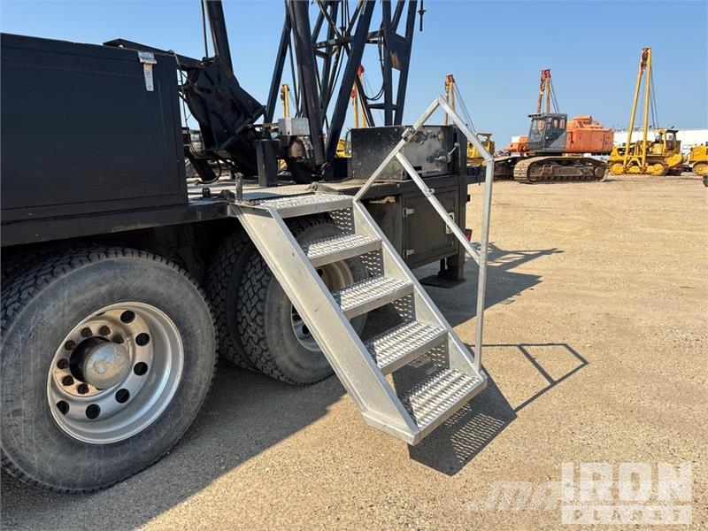 International Workstar 7400 6x4 Wireline Logging Truck Equipamiento para el procesado