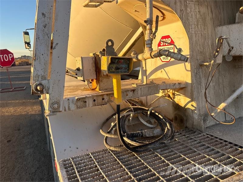 International WorkStar 7600 8x6 Mixer Truck Betooniveokid