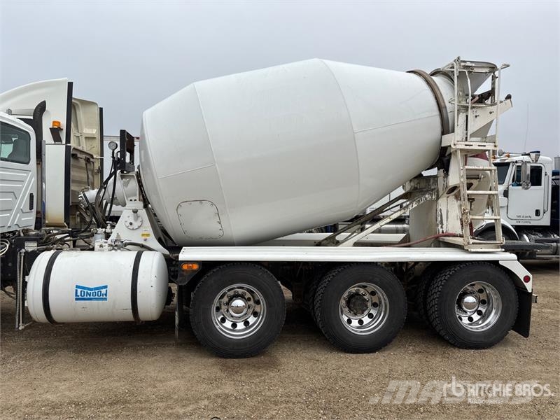 International WorkStar 7600 8x6 Mixer Truck Betonmischer