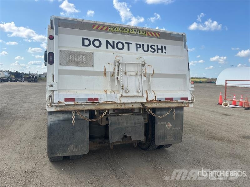 International WorkStar 7600 Camiones bañeras basculantes o volquetes