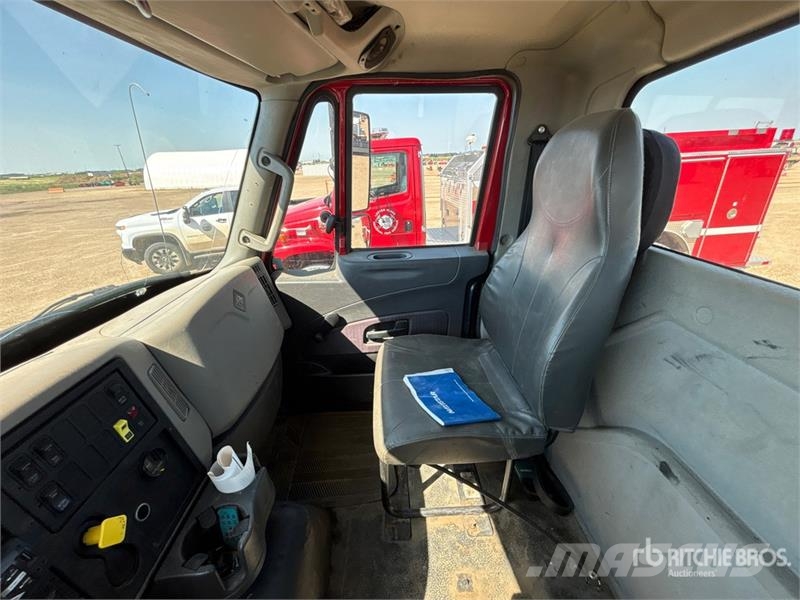 International WorkStar 7600 6x4 Cab and Chassis (Inoperable) Кабини