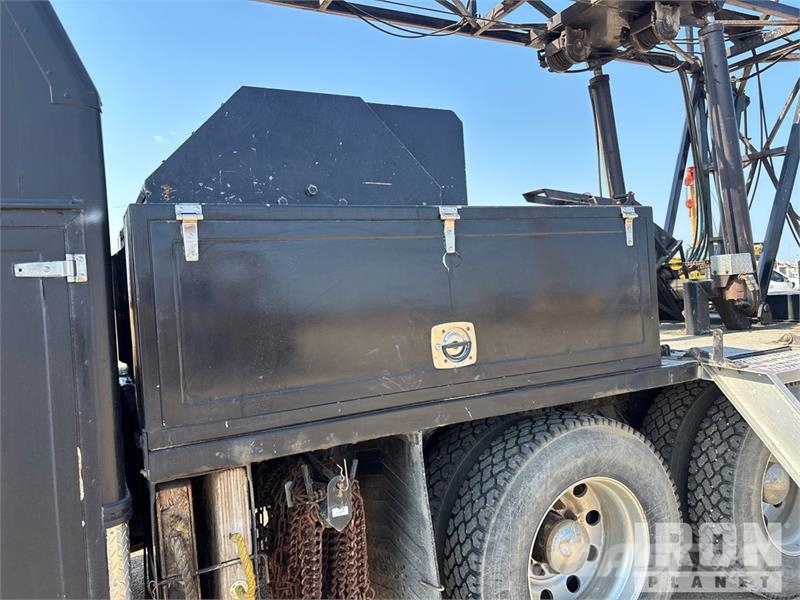 International Workstar 7400 6x4 Wireline Logging Truck Equipamiento para el procesado
