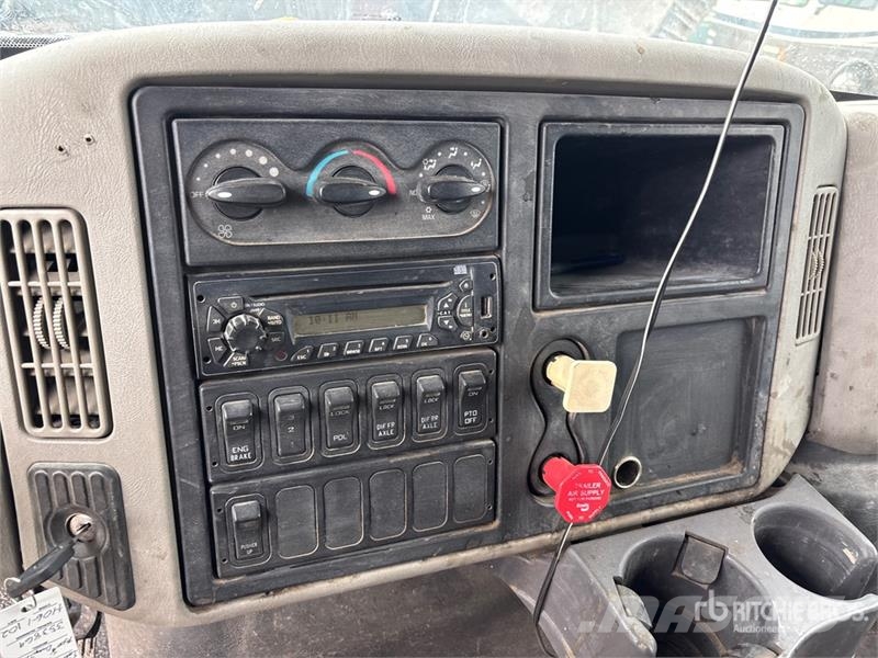 International Workstar 7500 T/A Dump Truck Kipper