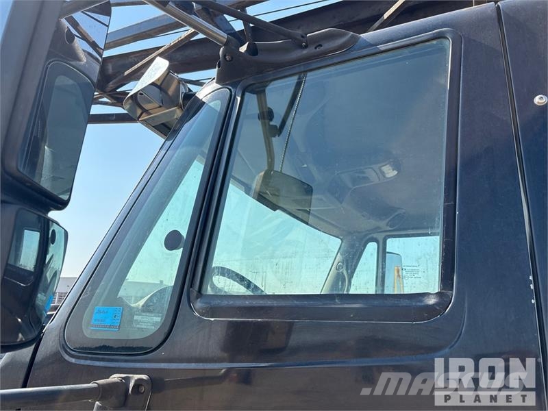 International Workstar 7400 6x4 Wireline Logging Truck Equipamiento para el procesado