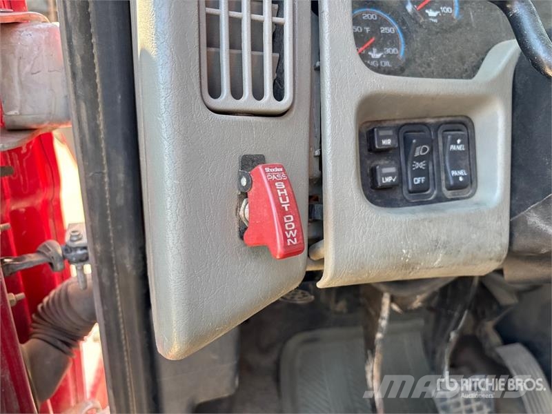 International WorkStar 7600 6x4 Cab and Chassis (Inoperable) Кабини