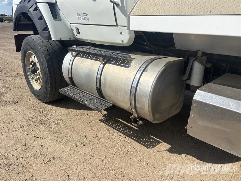 International WorkStar 7600 Camiones bañeras basculantes o volquetes