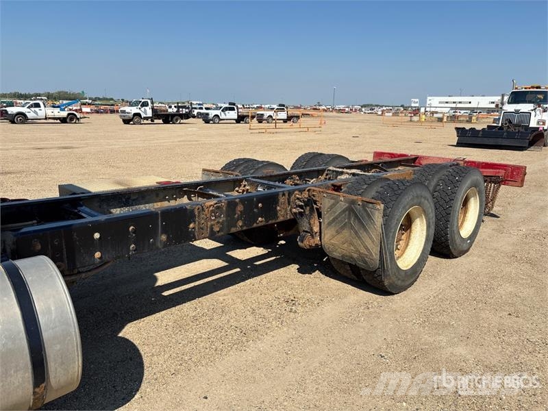 International WorkStar 7600 6x4 Cab and Chassis (Inoperable) Кабини