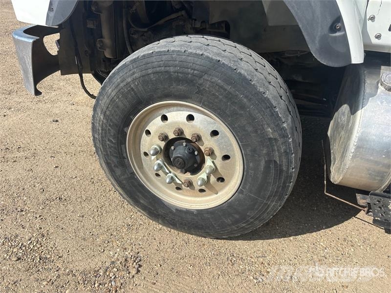 International WorkStar 7600 Camiones bañeras basculantes o volquetes