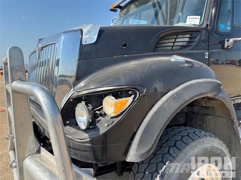 International Workstar 7400 6x4 Wireline Logging Truck Equipamiento para el procesado