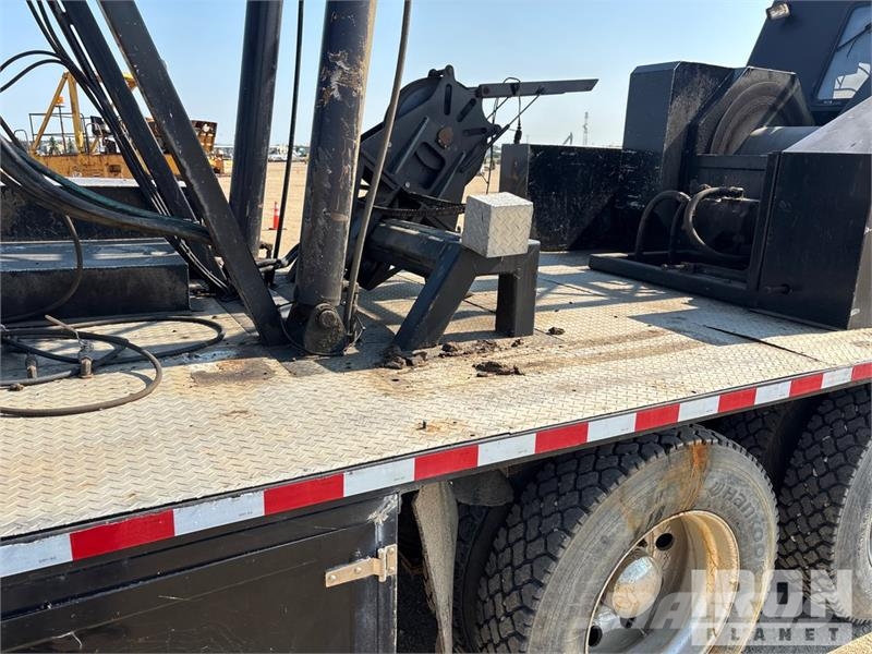 International Workstar 7400 6x4 Wireline Logging Truck Equipamiento para el procesado