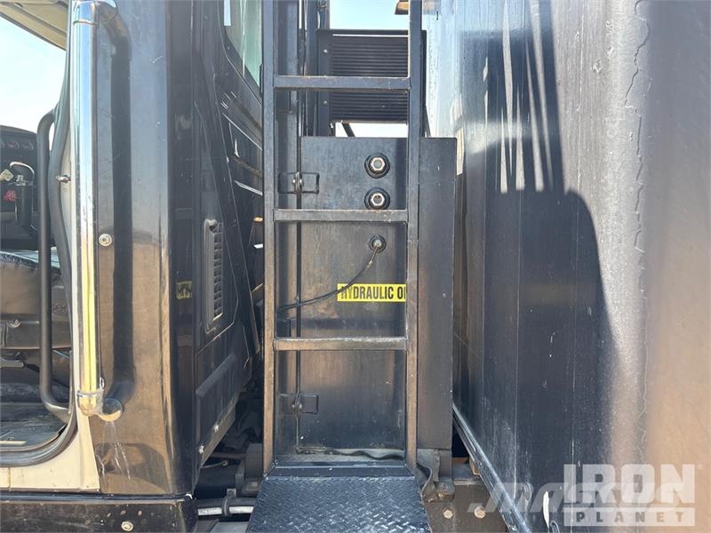 International Workstar 7400 6x4 Wireline Logging Truck Equipamiento para el procesado