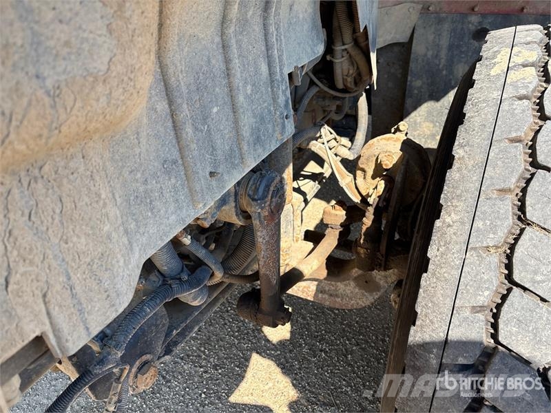 International WorkStar 7600 6x4 Cab and Chassis (Inoperable) Кабини