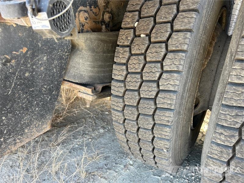 International WorkStar 7600 Tipper trucks