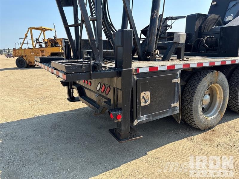 International Workstar 7400 6x4 Wireline Logging Truck Equipamiento para el procesado