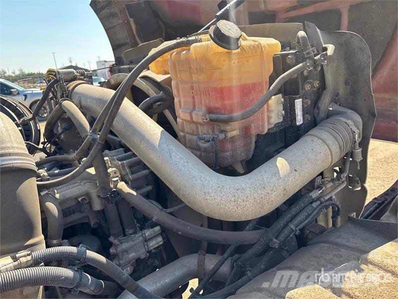 International WorkStar 7600 6x4 Cab and Chassis (Inoperable) Кабини