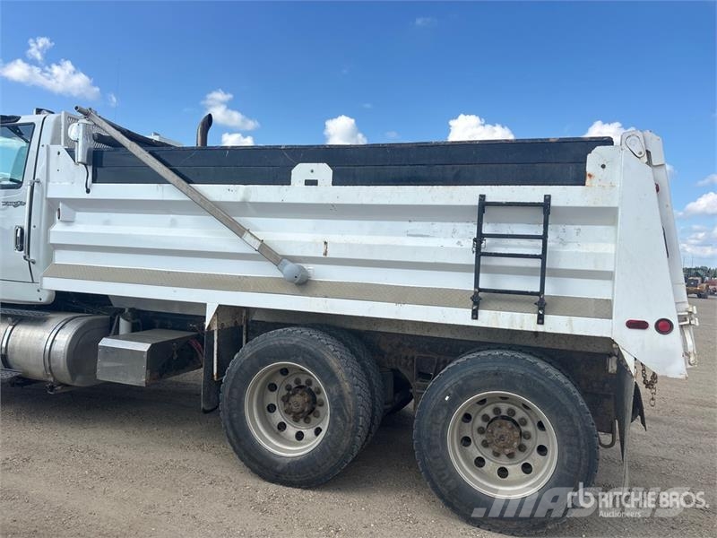 International WorkStar 7600 Camiones bañeras basculantes o volquetes