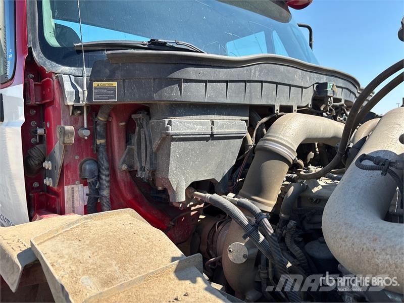International WorkStar 7600 6x4 Cab and Chassis (Inoperable) Кабини