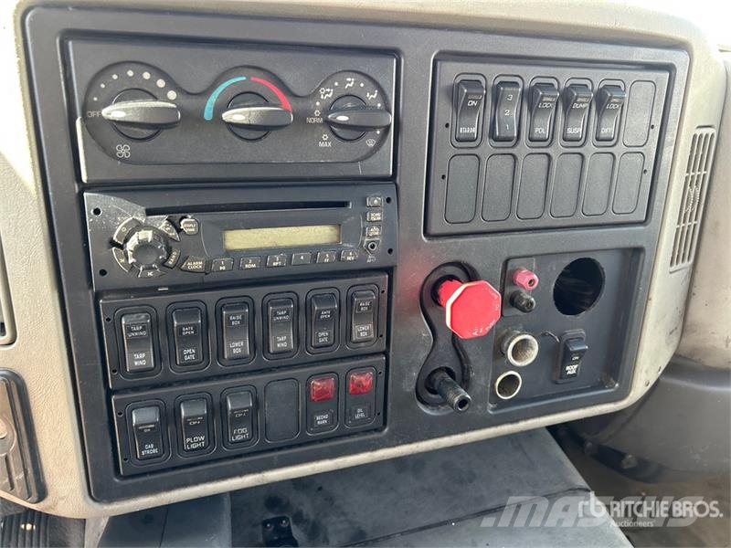 International WorkStar 7600 Tipper trucks