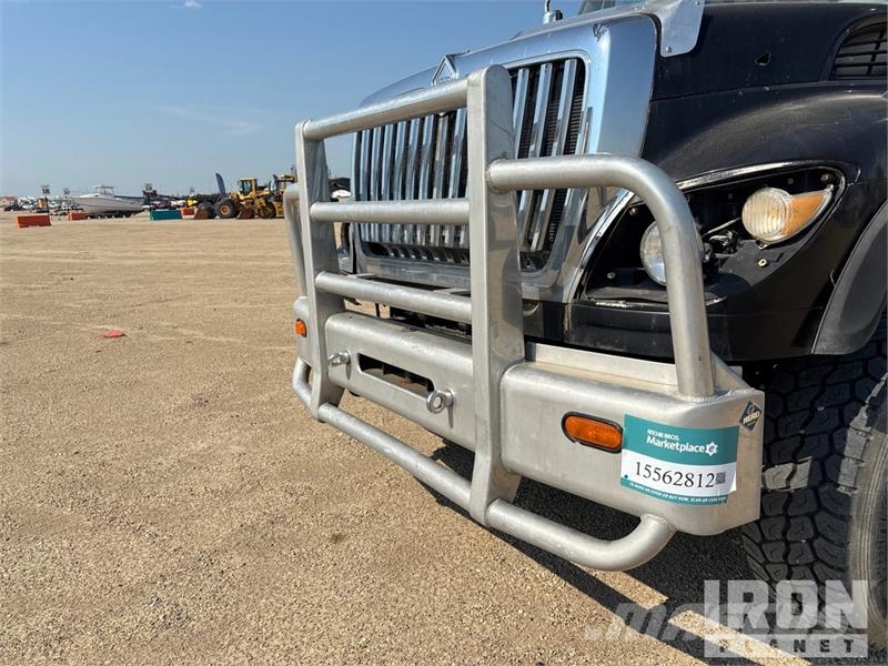 International Workstar 7400 6x4 Wireline Logging Truck Equipamiento para el procesado