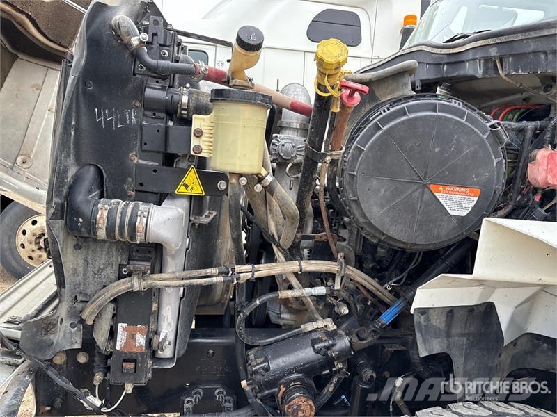 International WorkStar 7600 8x6 Mixer Truck Betonmischer