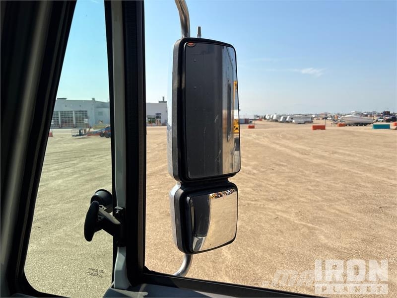 International Workstar 7400 6x4 Wireline Logging Truck Equipamiento para el procesado