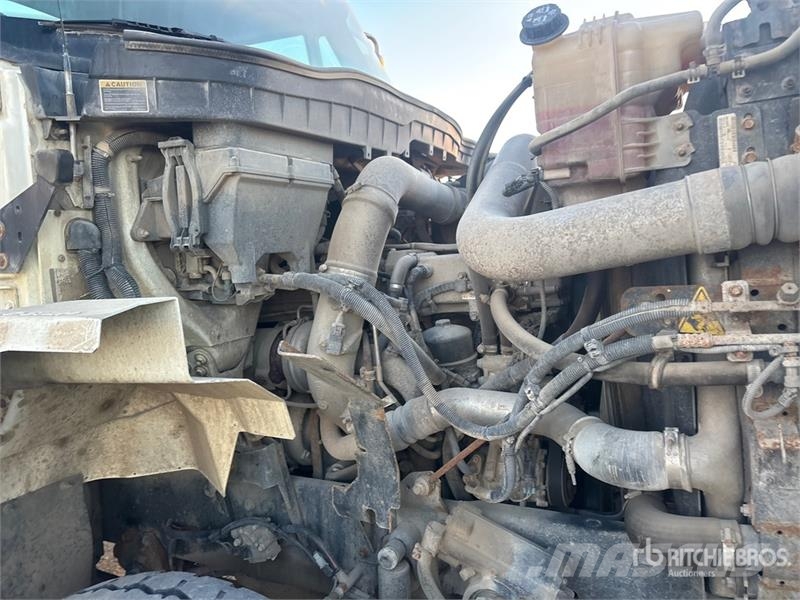 International WorkStar 7600 8x6 Mixer Truck Betooniveokid