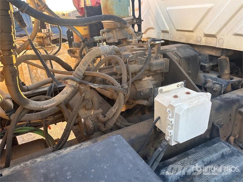 International WorkStar 7600 8x6 Mixer Truck Betooniveokid