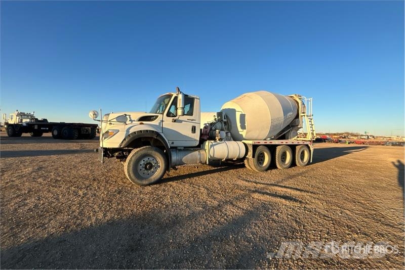 International WorkStar 7600 8x6 Mixer Truck Betooniveokid