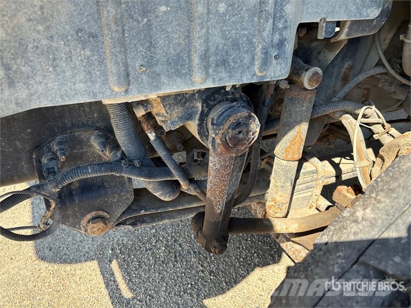 International WorkStar 7600 6x4 Cab and Chassis (Inoperable) Кабини