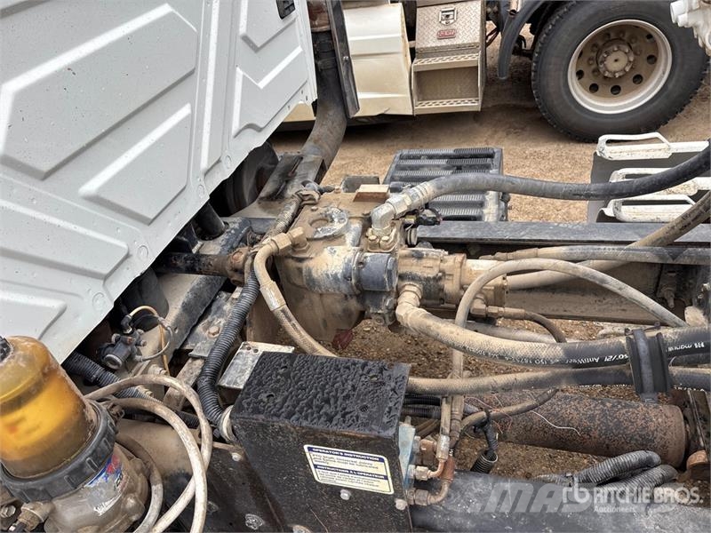 International WorkStar 7600 8x6 Mixer Truck Betonmischer