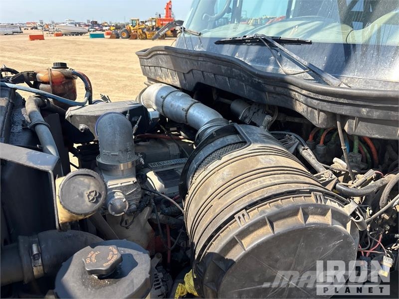 International Workstar 7400 6x4 Wireline Logging Truck Equipamiento para el procesado