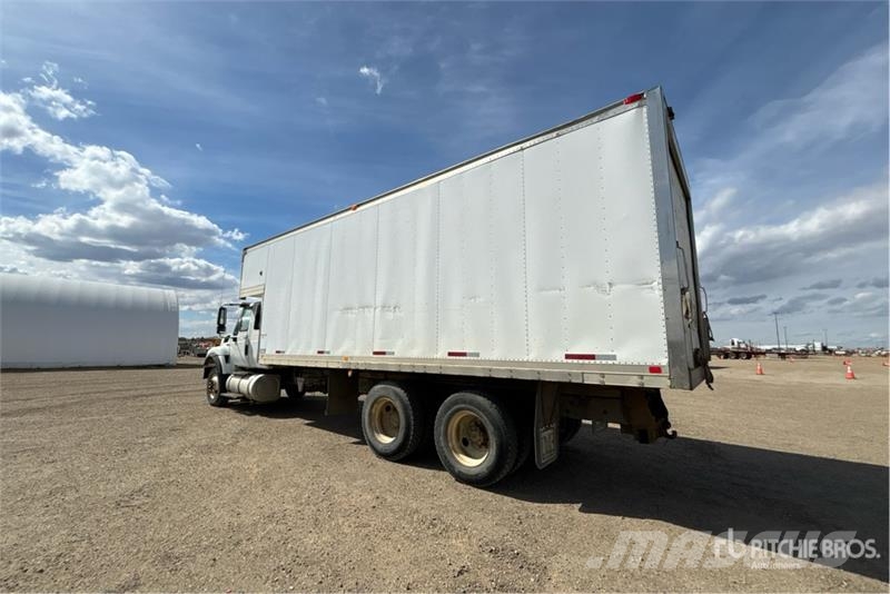 International WorkStar 7500 Extended Cab 6x4 Van Truck Box trucks