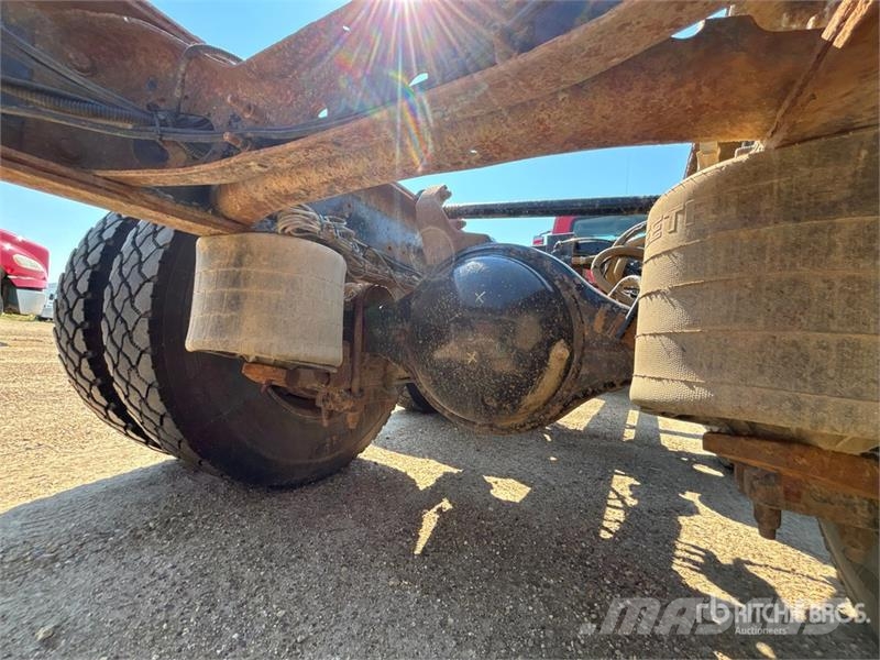 International WorkStar 7600 6x4 Cab and Chassis (Inoperable) Кабини