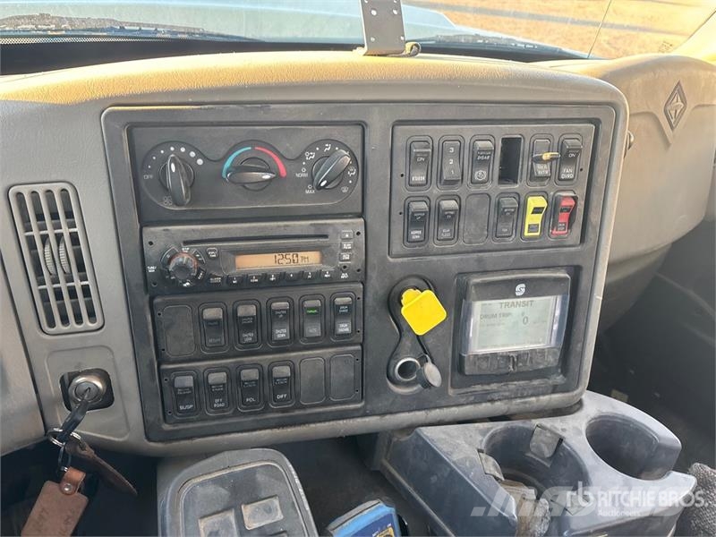 International WorkStar 7600 8x6 Mixer Truck Betooniveokid