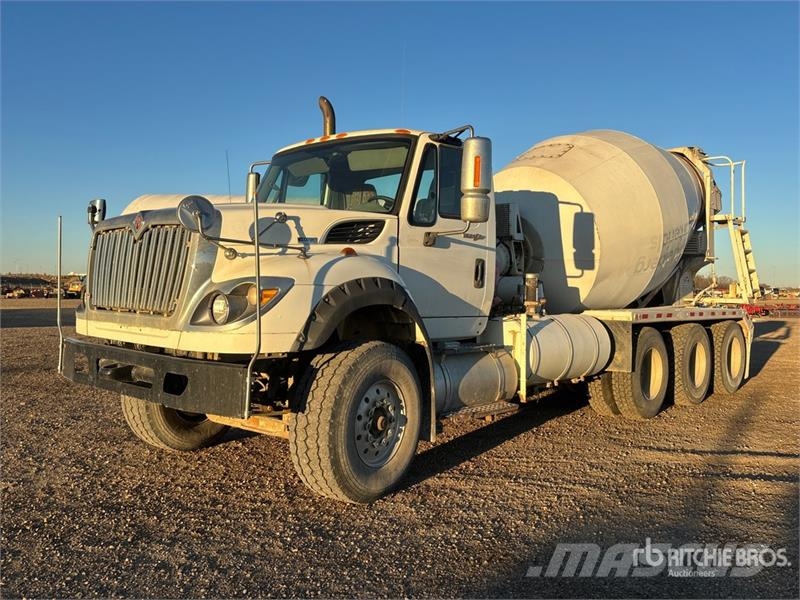 International WorkStar 7600 8x6 Mixer Truck Betooniveokid