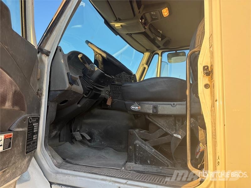International WorkStar 7600 8x6 Mixer Truck Betooniveokid