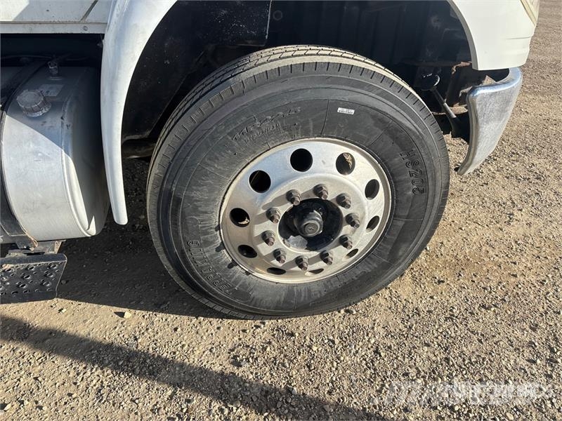 Internatonal DuraStar 4300 4x2 Van Truck شاحنات ذات هيكل صندوقي