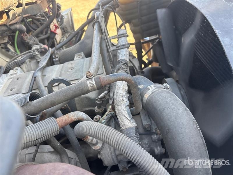 Internatonal DuraStar 4300 4x2 Van Truck شاحنات ذات هيكل صندوقي