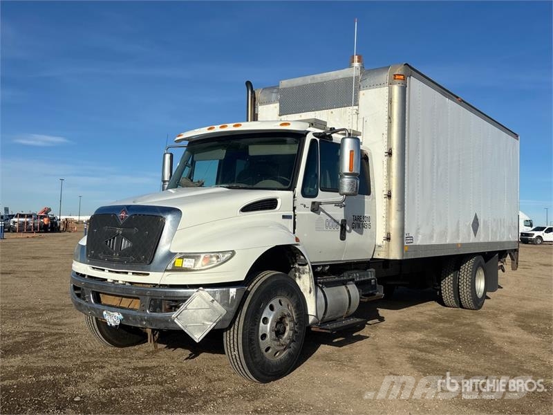 Internatonal DuraStar 4300 4x2 Van Truck شاحنات ذات هيكل صندوقي