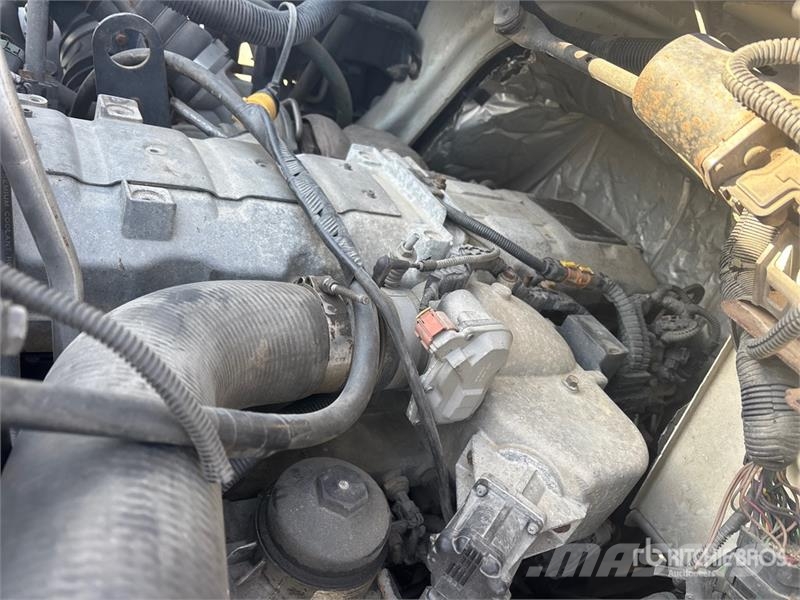 Internatonal DuraStar 4300 4x2 Van Truck شاحنات ذات هيكل صندوقي