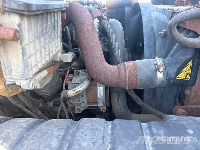 Internatonal DuraStar 4300 4x2 Van Truck شاحنات ذات هيكل صندوقي