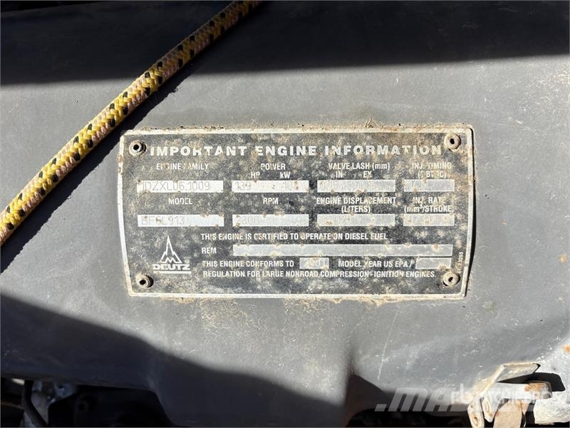 Interoc 109B Crawler Drilling Rig Zařízení pro hlubinné vrtání ropy a plynu