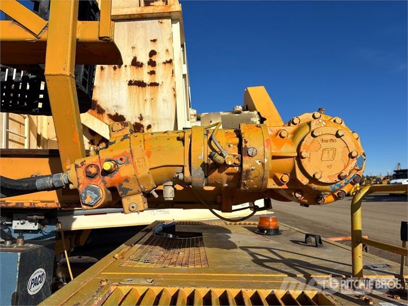 Interoc 109B Crawler Drilling Rig Zařízení pro hlubinné vrtání ropy a plynu