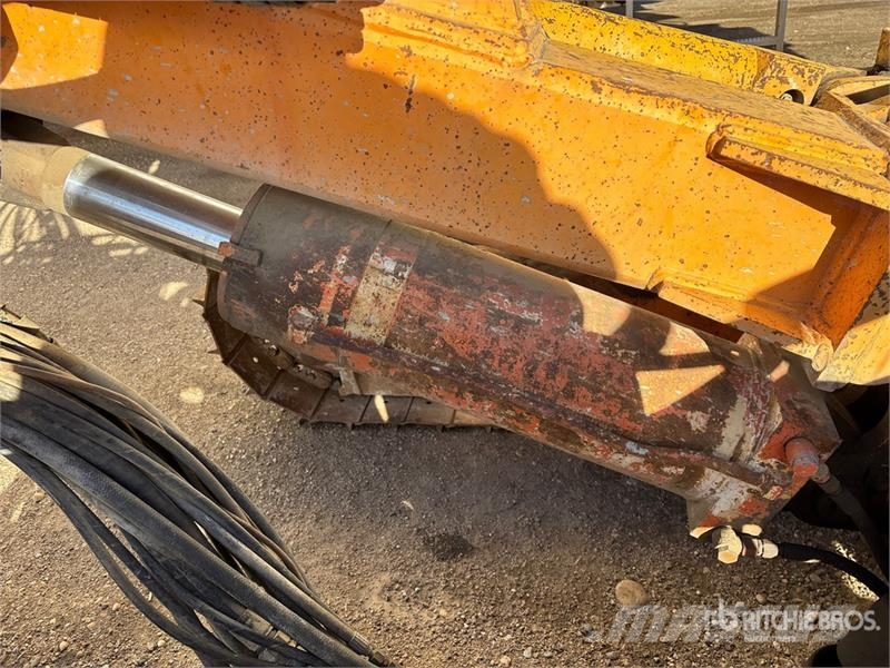 Interoc 109B Crawler Drilling Rig Zařízení pro hlubinné vrtání ropy a plynu