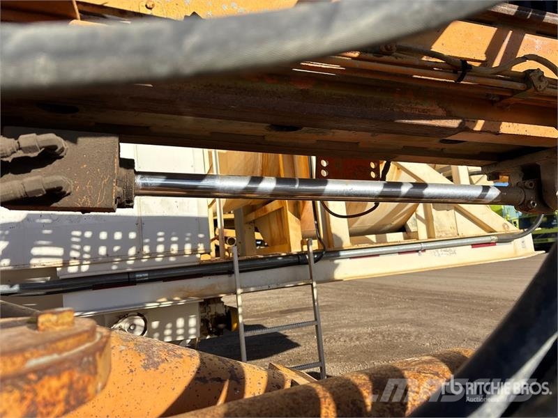 Interoc 109B Crawler Drilling Rig Zařízení pro hlubinné vrtání ropy a plynu