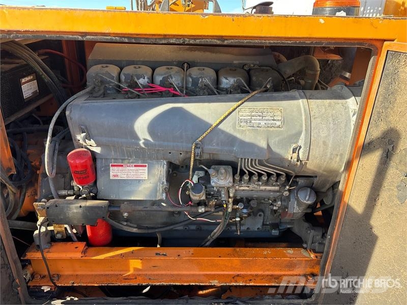 Interoc 109B Crawler Drilling Rig Zařízení pro hlubinné vrtání ropy a plynu