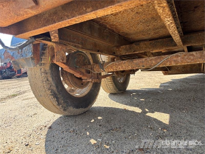 Iron Panther 10 ft T/A Dump Utility Trailer Bañera